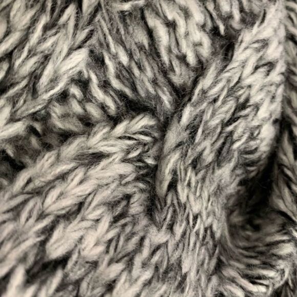 WHITE Faux Fir and‎ Cable Knit Infinity Scarf NWOT - Picture 7 of 9